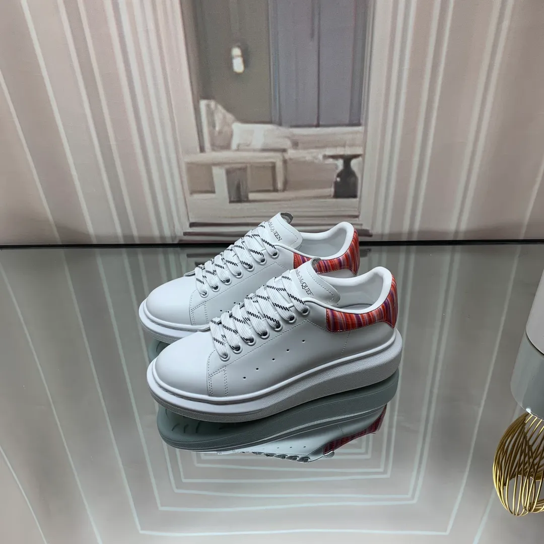 👟👟Ex-factory price 560👟👟 Professional McQueen factory. Top version. Couple style Alexander McQUEEN high version has been upgraded to the highest quality again✅ 💪McQueen Spring, Summer, Autumn and Winter top version Purchasing level✅ Recruiting national online and offline agents to join🤝 🏆Fabric: Original materials imported from Italy. Texture, water-resistant and non-discoloring 🏆Inner lining: ️A-grade Italian imported lining resistant to dirt, sweat-absorbent, breathable and comfortable 🏆Foot pads: top-grade imported Italian super-soft cowhide leather 🏆Outsole: PU+counter 1:1 🏆Shoe box: original white box. Plus white flip cover for double-layer protection. Cloth bag. Handbag. Certificate of 1:1 mold opening, 4-piece set. Delivered with a pair of shoelaces. 🖕🏿🖕🏿🖕🏿 You can choose any pair of shoelaces in any color of our factory 🏆Code number: women's 34-41. men's 38-46 🏆Special remarks (women's code 34.40.41, men's code 38.45.46 is customized, no returns or exchanges) Win-win cooperation 🤝